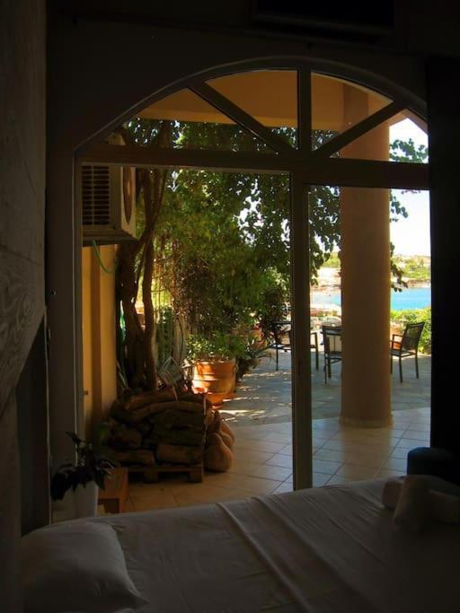 Lenico Beachfront Suites Agia Pelagia Eksteriør billede