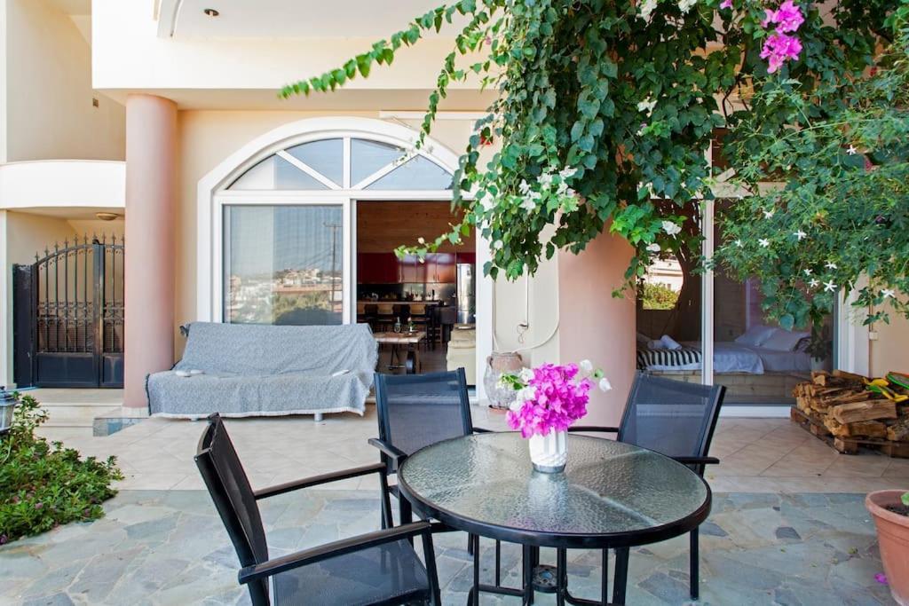 Lenico Beachfront Suites Agia Pelagia Eksteriør billede
