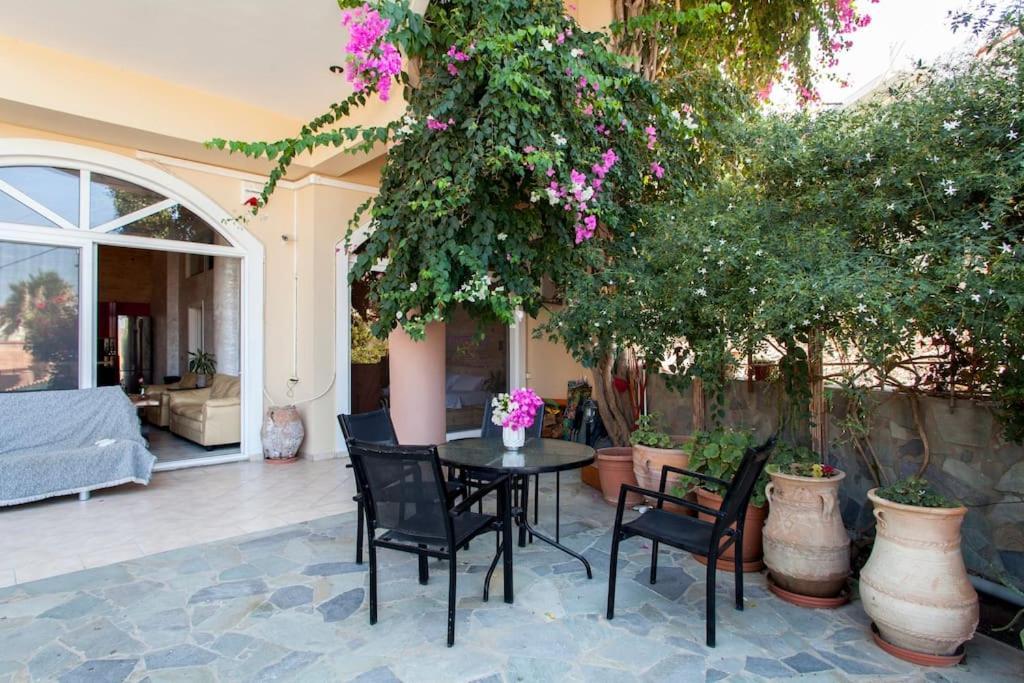 Lenico Beachfront Suites Agia Pelagia Eksteriør billede
